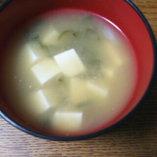 豆腐とネギのお味噌汁(沖縄そばのだし使用)
